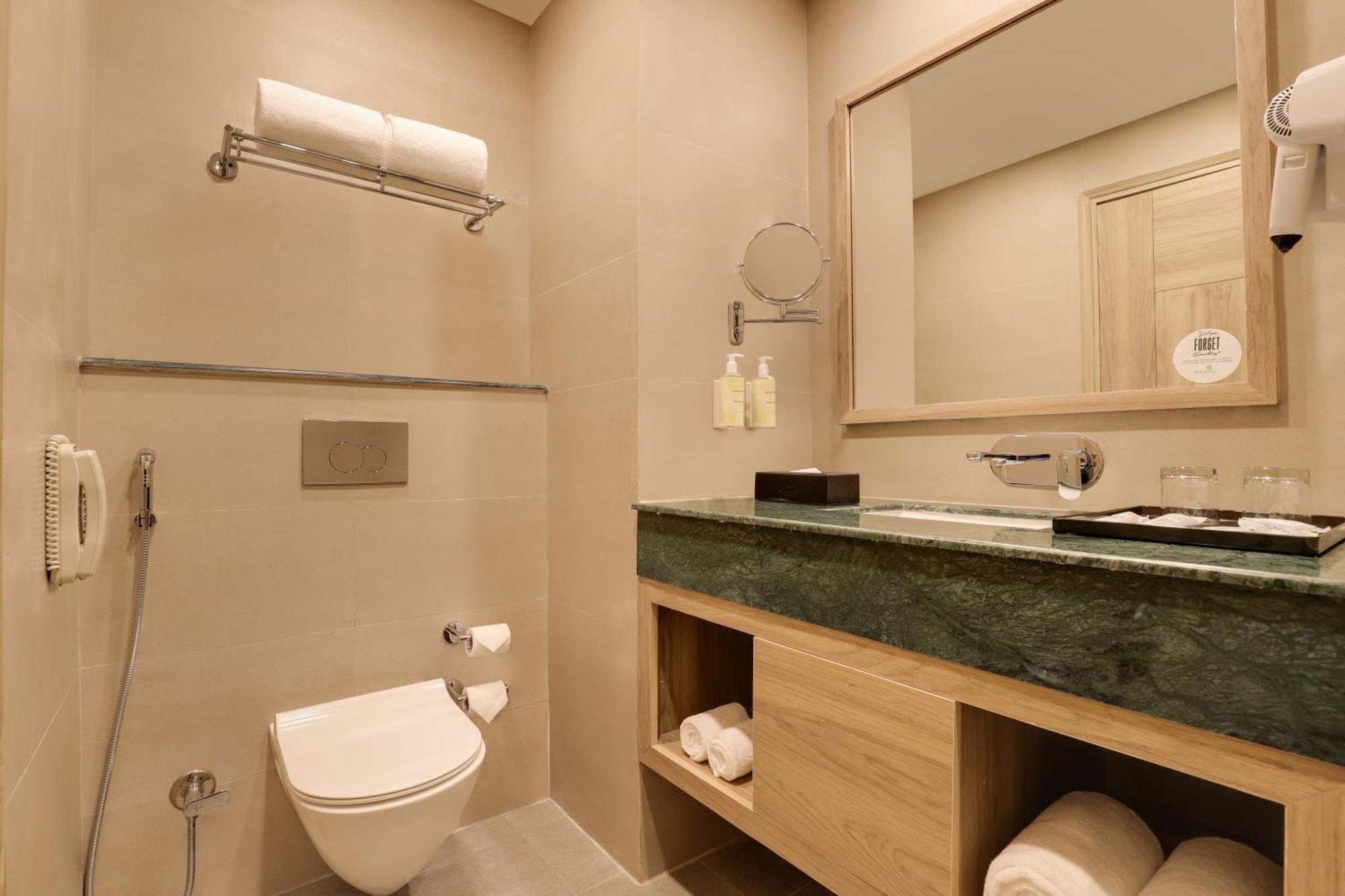 Lemon Tree Hotel, Ришикеш Экстерьер фото