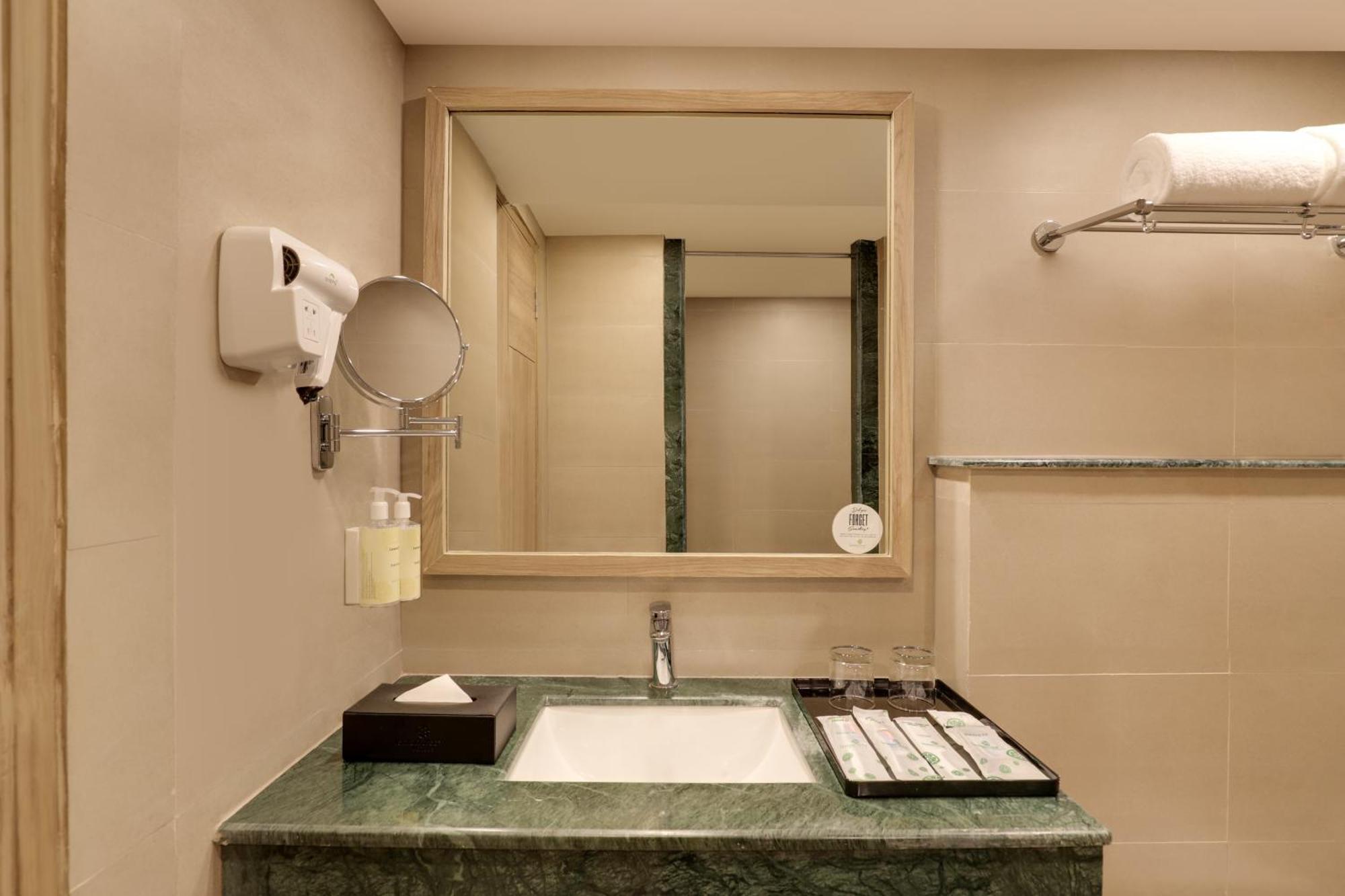 Lemon Tree Hotel, Ришикеш Экстерьер фото