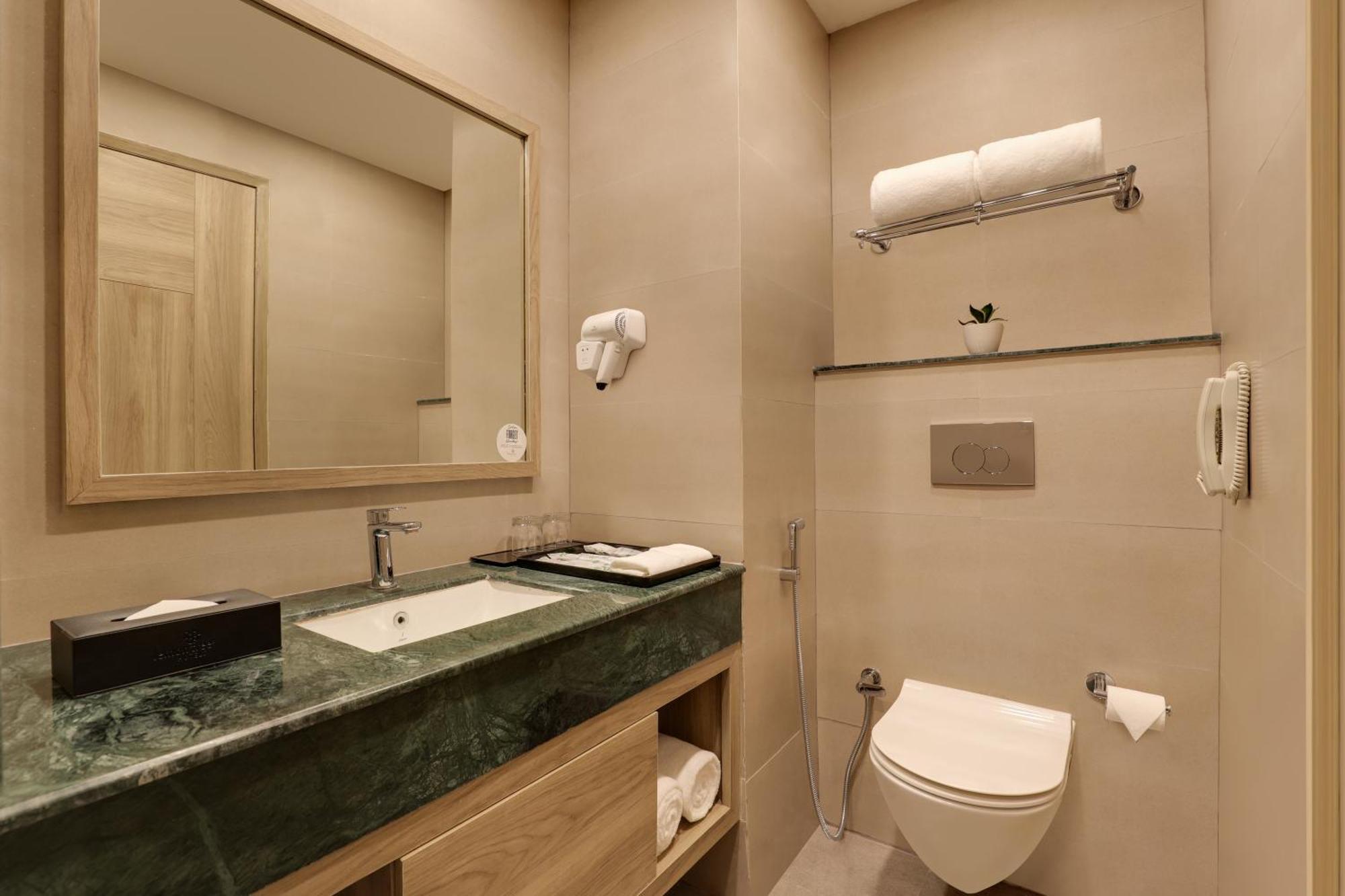 Lemon Tree Hotel, Ришикеш Экстерьер фото